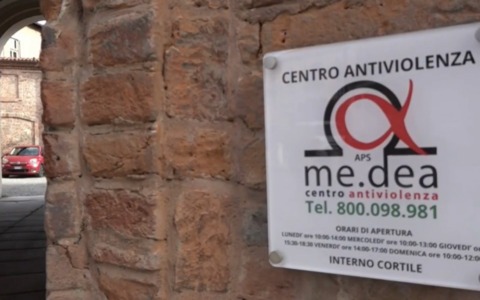 3000 donne aiutate in 17 anni dal centro antiviolenza Medea: domani porte aperte