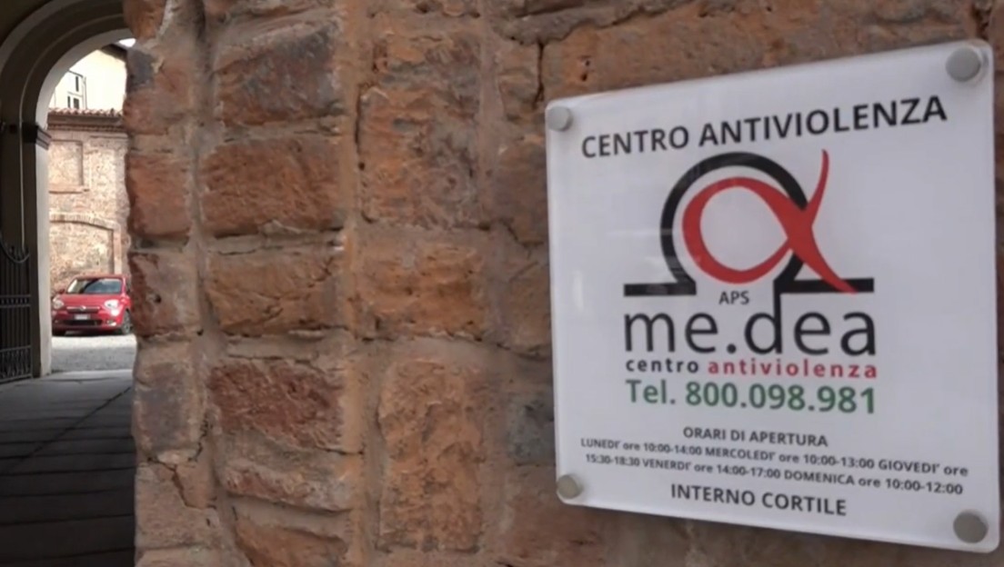 3000 donne aiutate in 17 anni dal centro antiviolenza Medea: domani porte aperte