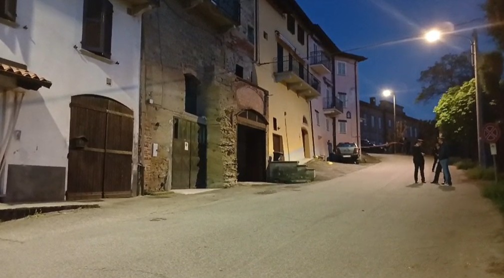Donna trovata morta a Vignale Monferrato: accoltellata alla gola