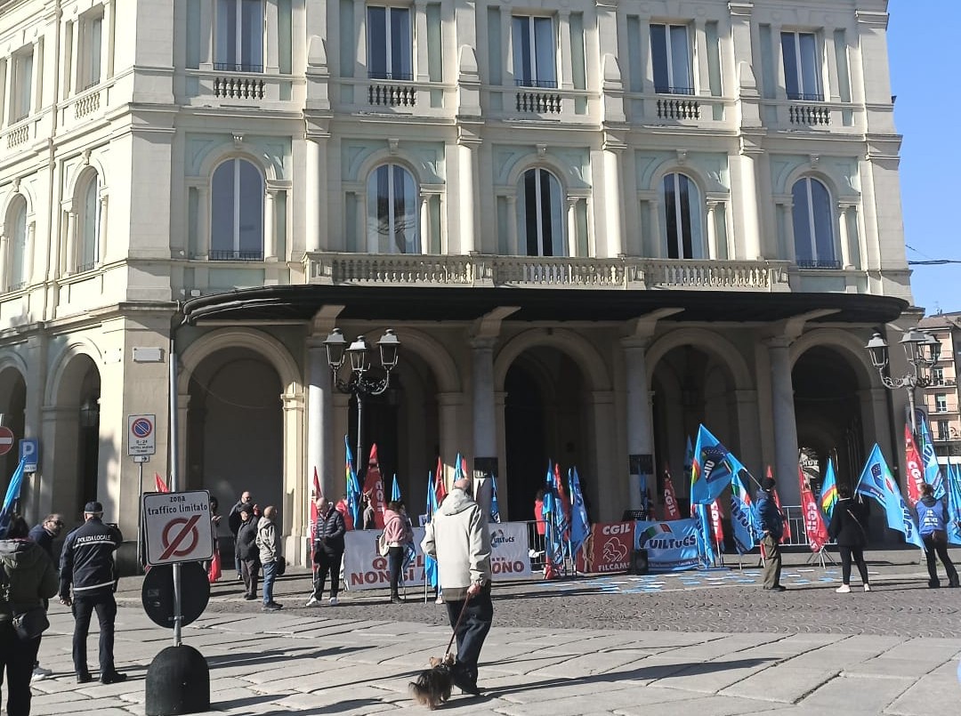 Terme di Acqui chiuse: sindacati, albergatori e forze politiche in piazza