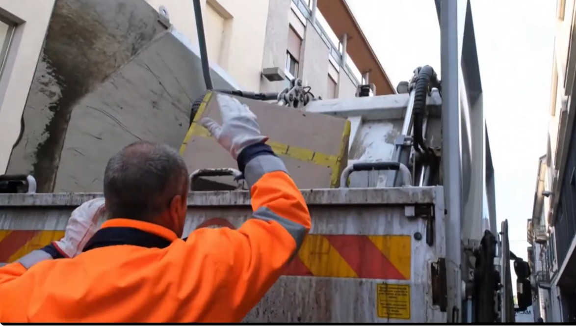 Rifiuti: Alessandria maglia nera per la differenziata, lancia la campagna “Perchè noi no?”