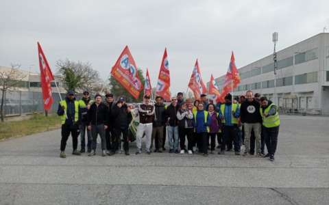 Sciopero al magazzino Colussi di Tortona: “Blocco delle merci contro il rischio chiusura”