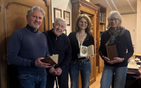 Dal maestro Armando Bergaglio un’importante donazione di libri alla biblioteca di Tortona