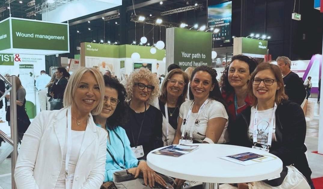 Dopo una ferita lunga cinque anni Antonietta torna a camminare: la terapia innovativa della vulnologia dell’Asl AL