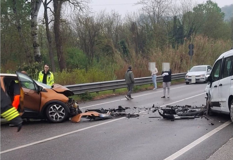 Incidente tra due auto ad Ovada: chiusa al traffico la strada statale 456 del Turchino