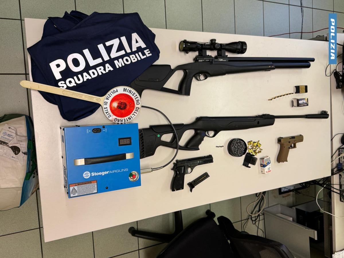 Trovato in possesso di una pistola rubata e di una carabina: arrestato dalla Polizia di Alessandria