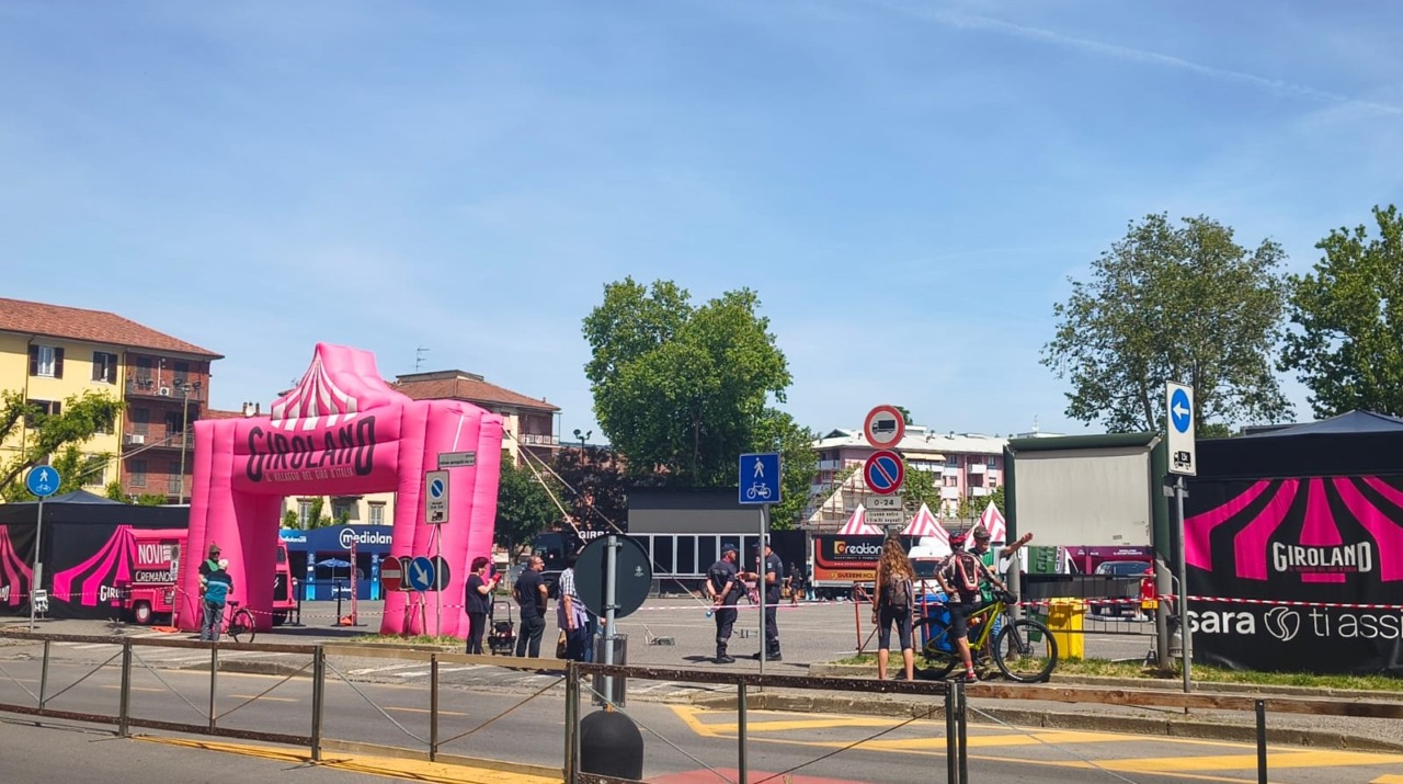 Novi vestita a festa attende il Giro d’Italia che arriva oggi in Provincia di Alessandria