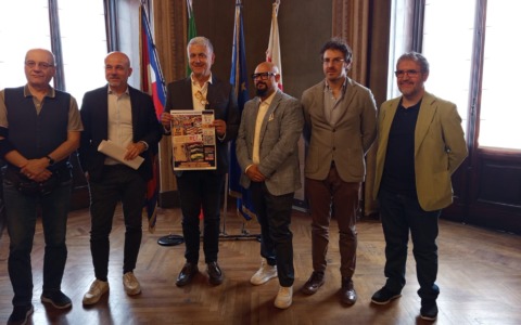 Solidarietà e passione per i motori: domenica torna ad Alessandria “In piazza per un sogno”