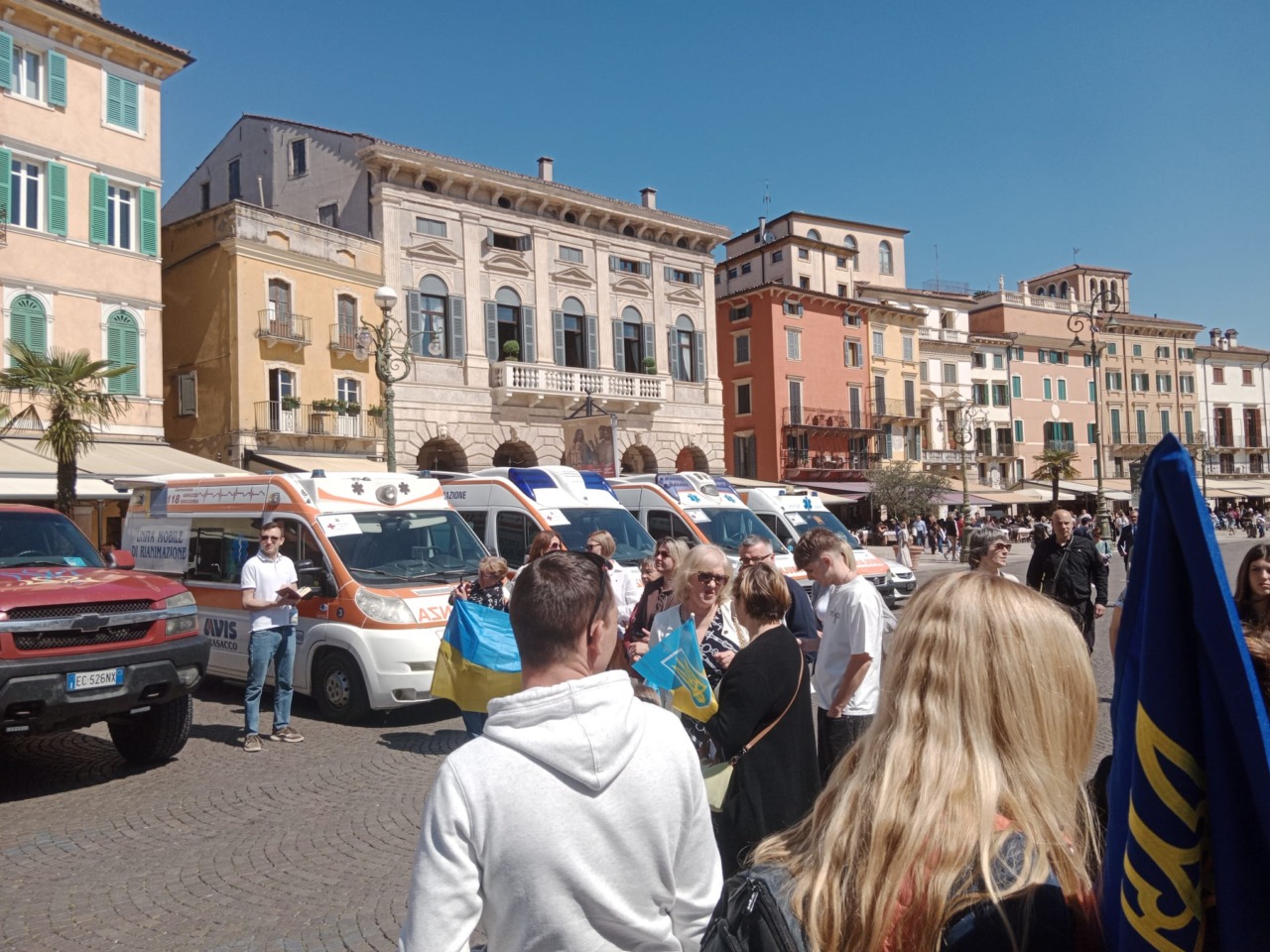 11 ambulanze in partenza per l'Ucraina Verona Alessandrino