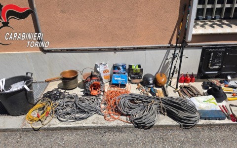 Inseguimento tra Andrate e Chiaverano: sgominata banda di ladri d’appartamento, tre arresti a Ivrea