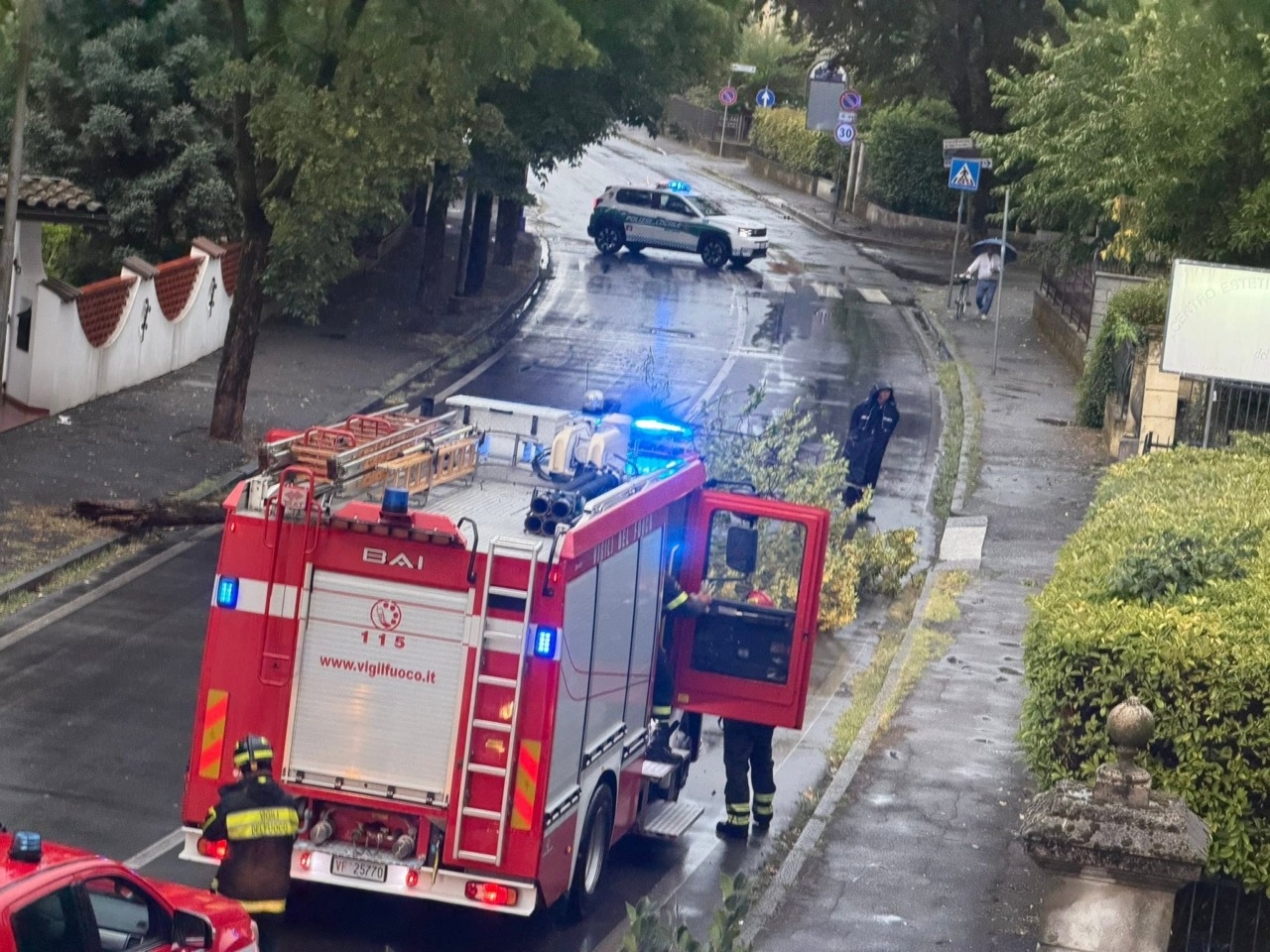 Maltempo in provincia di Alessandria con grandine e fulmini. Allagamenti e alberi caduti nel Novese e Acquese