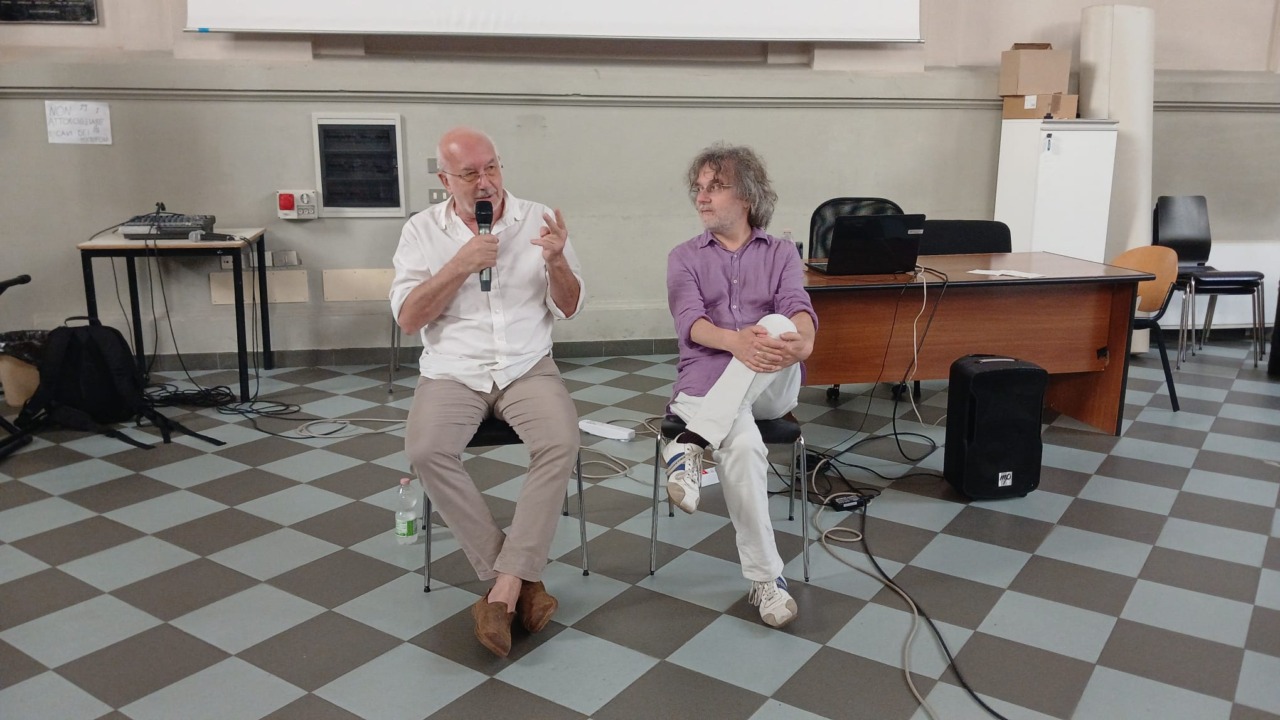 Il regista Davide Ferrario incontra gli studenti del liceo Eco di Alessandria
