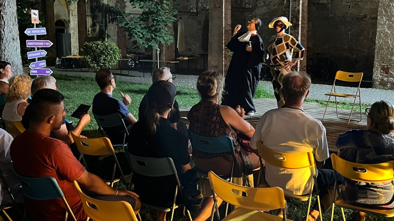Alessandria, il Chiostro di Santa Maria di Castello ospita “Connessioni”: una maratona di teatro amatoriale piemontese