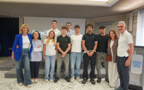 Confindustria Alessandria premia gli studenti: vince il progetto “Eco Silicon Recovery”