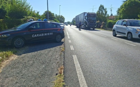 Auto contro moto sulla Sp155 a Basaluzzo: morto giovane motociclista