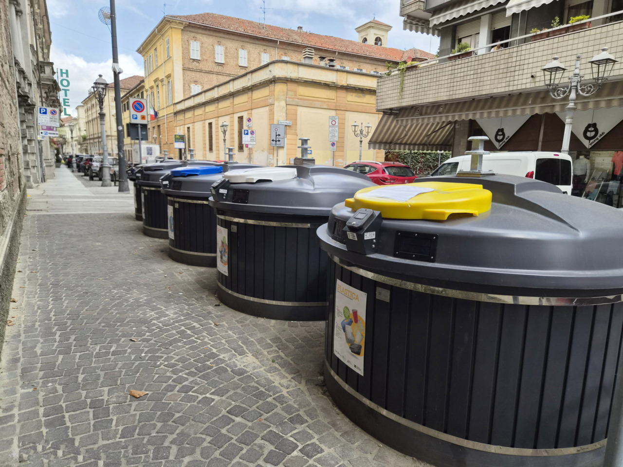Nuove isole ecologiche a Casale Monferrato. Sanzioni per l’abbandono di rifiuti in via Vidua