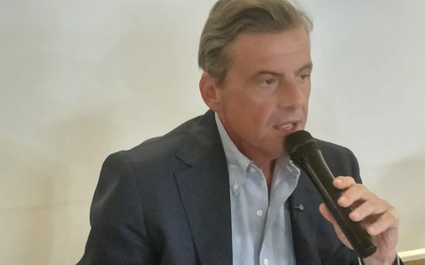 Carlo Calenda ad Alessandria: “Putin intrappolato nel suo imperialismo”