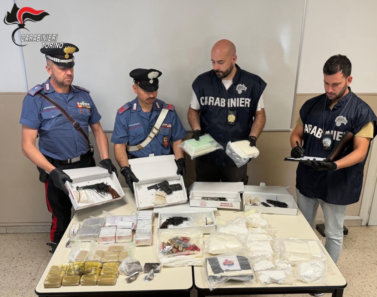 Maxi sequestro di droga e armi tra Bosconero e Torino: due arresti dei Carabinieri