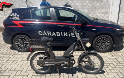 Restituito dopo 42 anni il Garelli rubato: ritrovamento a Volpiano, denuncia per ricettazione