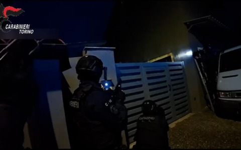 Sequestrati oltre 18 chili di droga tra Cuceglio e San Giusto Canavese: 2 arresti e 7 denunce