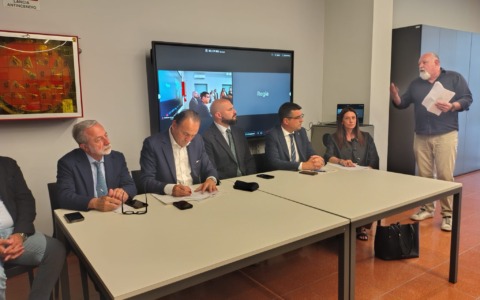 Ex Ilva, il sindaco Muliere: “Preoccupa stallo delle trattative, priorità la tutela dei lavoratori”