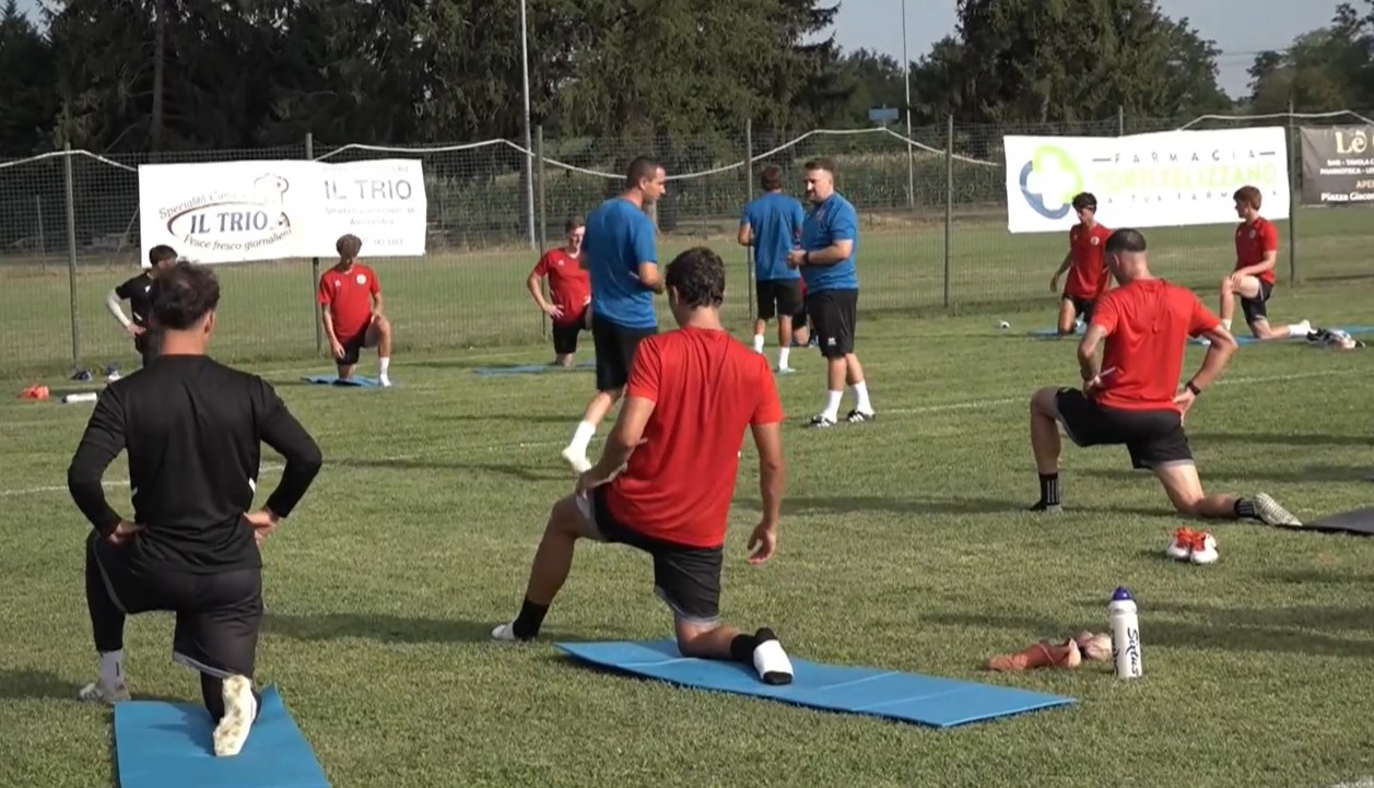 Il raduno dell’Alessandria calcio accolta dai tifosi a Felizzano