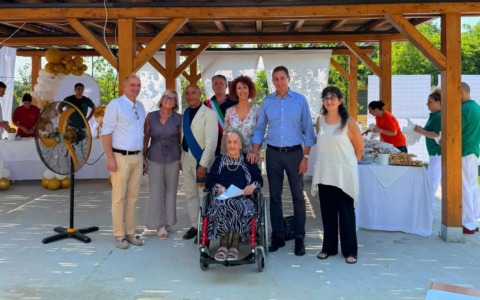 La storica infermiera e assistente sociale Angioletta Passi compie 100 anni: l’omaggio del Comune di Alessandria