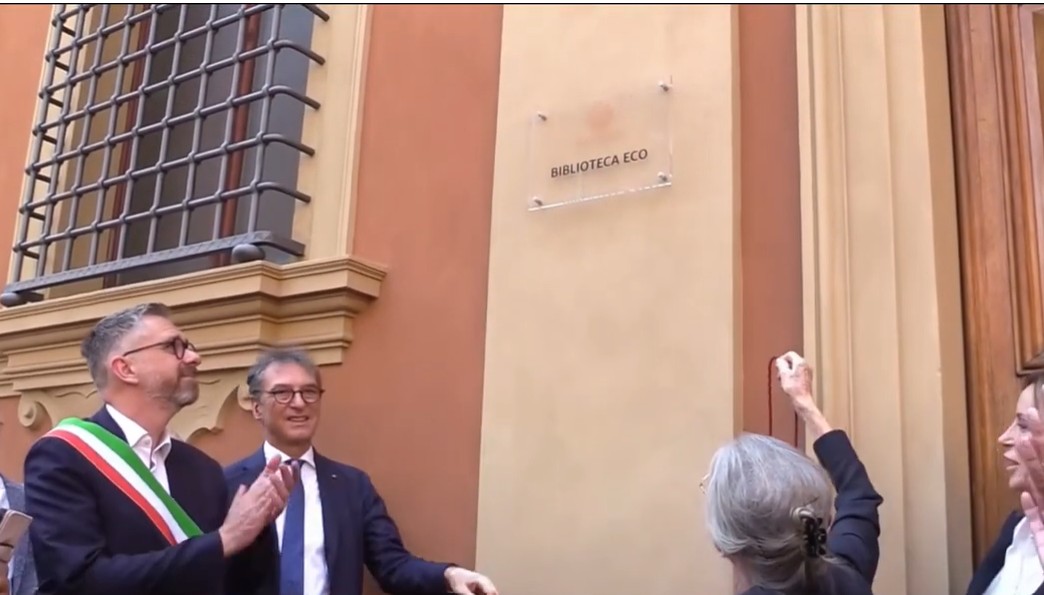 I libri di Umberto Eco trovano casa a Bologna: inaugurata la nuova biblioteca
