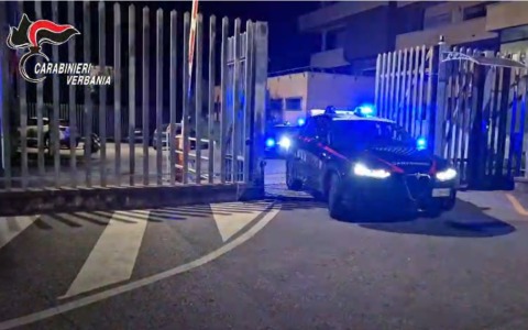 Blitz dei Carabinieri nel Verbano: otto misure cautelari per estorsione, usura e traffico illecito di rifiuti