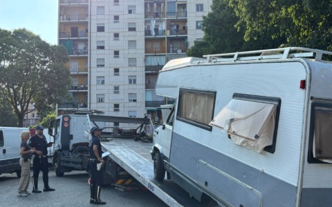 Violazioni del Codice della strada: a Torino la Polizia Locale sanzione 8 veicoli