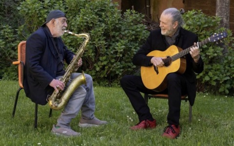 Ovada, due serate di musica con “Casa Loro”: concerti nel cortile delle Cantine Bistagnino