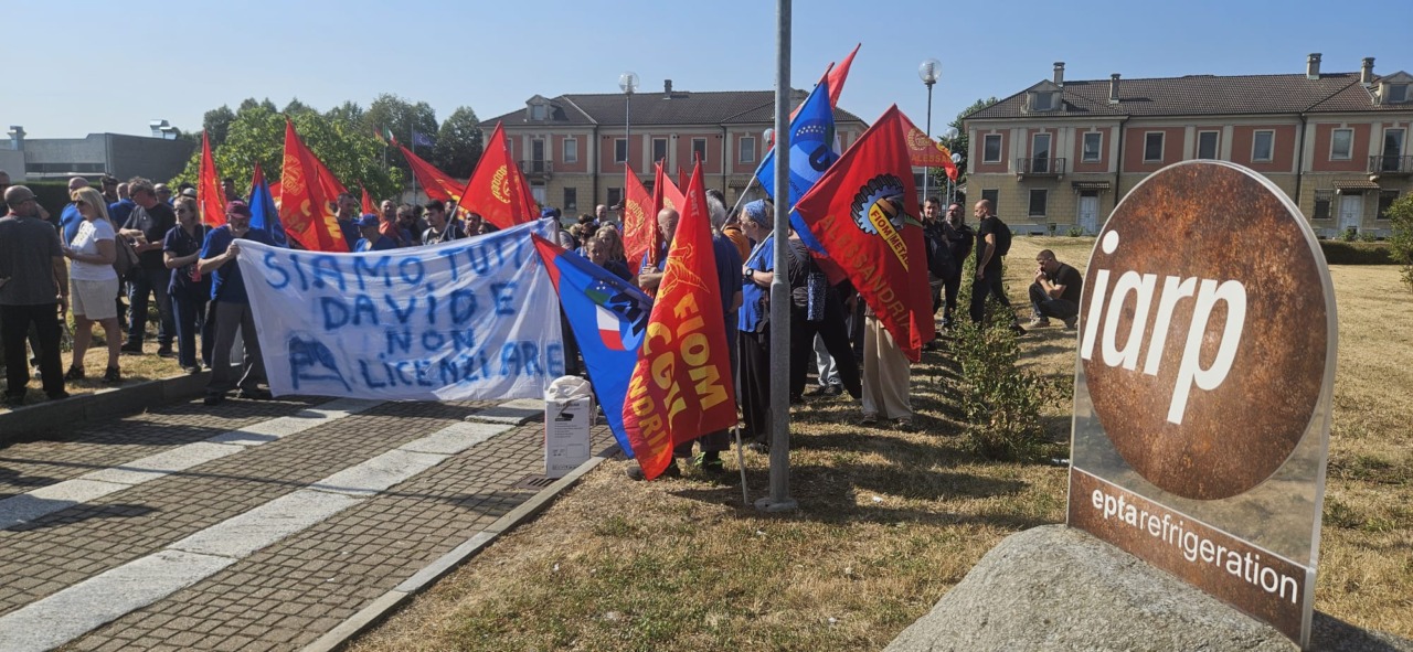 Epta Iarp di Casale: in 130 questa mattina a manifestare solidarietà per un collega licenziato