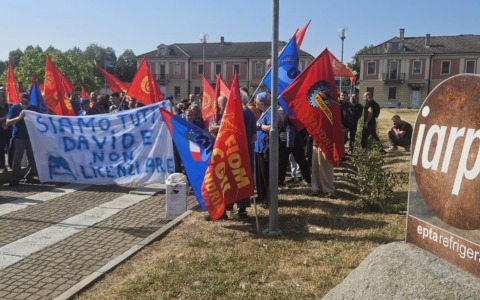 Epta Iarp di Casale: in 130 questa mattina a manifestare solidarietà per un collega licenziato