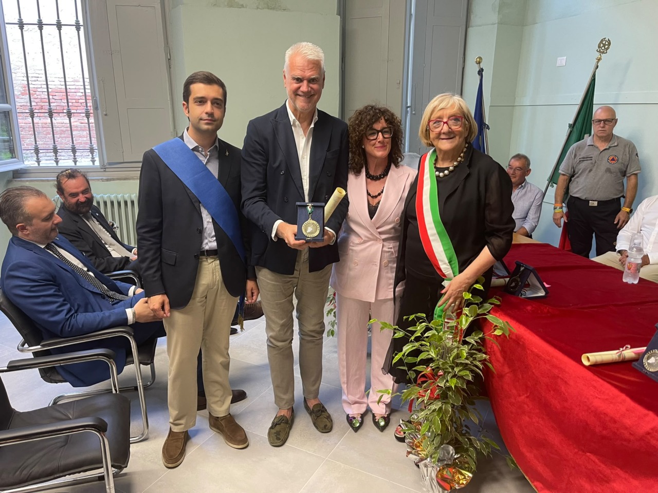 Paolo Zangrillo premiato a Ricaldone con il “Moscatello d’Oro 2026”