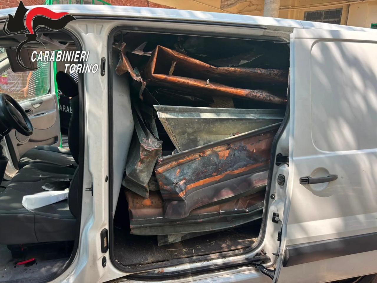 Furto di rame al cimitero di Racconigi: tre arresti dopo un controllo dei Carabinieri