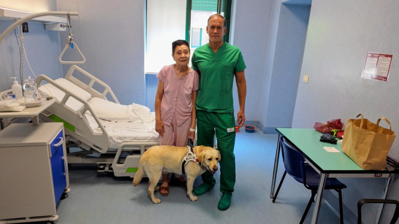 Molinette di Torino, prima volta al mondo: donna cieca torna a vedere grazie a un autotrapianto di retina e segmento anteriore dell’occhio