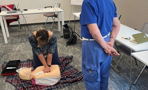 Confindustria Alessandria investe nella sicurezza: nuovo defibrillatore e dipendenti formati