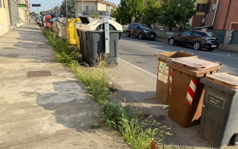 Rifiuti e incuria del verde a Spinetta. Da giugno oltre 30 le sanzioni per abbandono rifiuti ad Alessandria