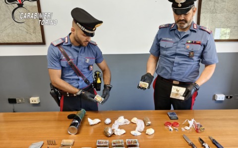 Droga e munizioni in un appartamento nel quartiere Madonna di Campagna a Torino: arrestato 44enne