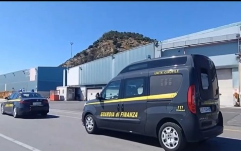 770 chili di cocaina purissima sequestrata nel porto di Vado Ligure