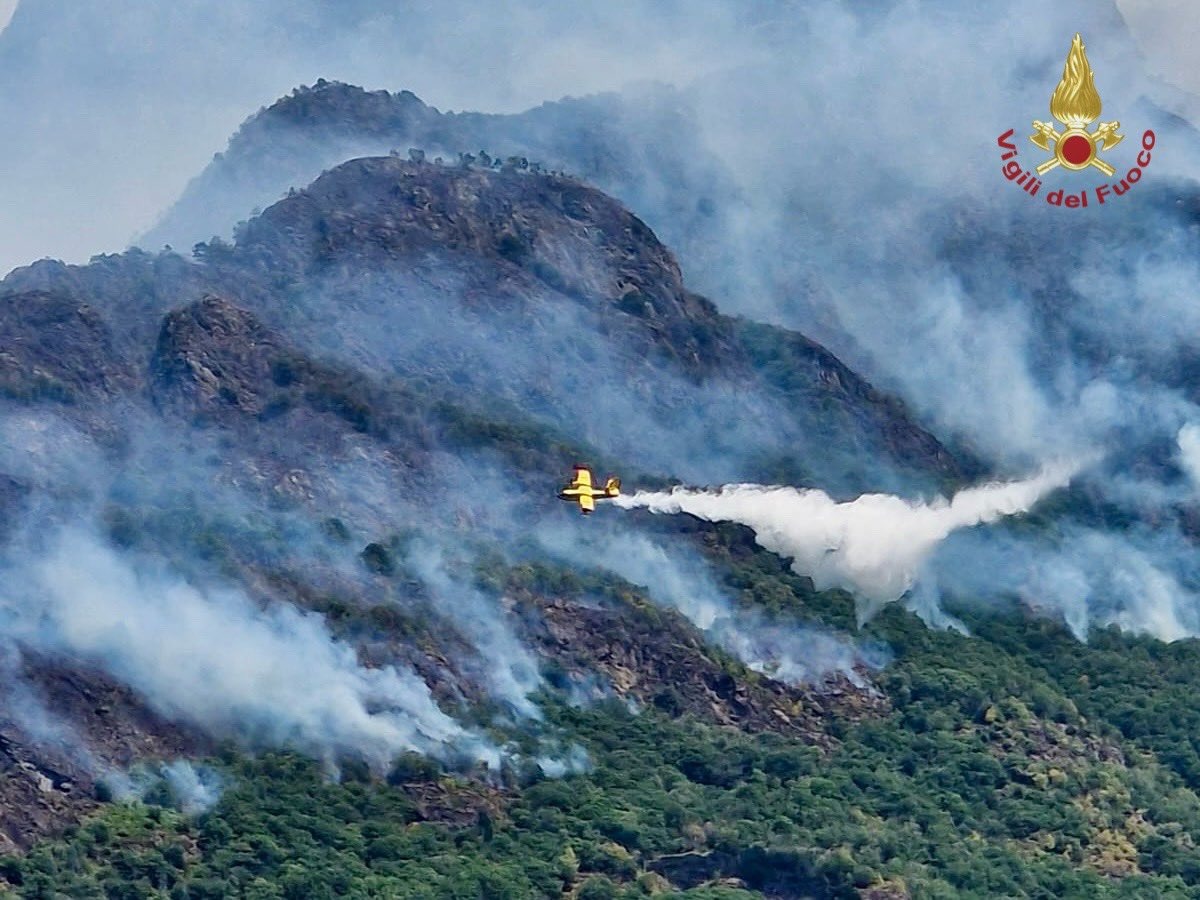 Dieci giorni di incendi in Val d’Ossola: sopralluogo del presidente della Regione Cirio