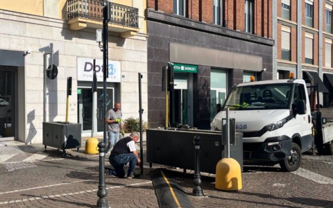 Rimossa le fioriere a barriere mobili di Piazza della Libertà ad Alessandria