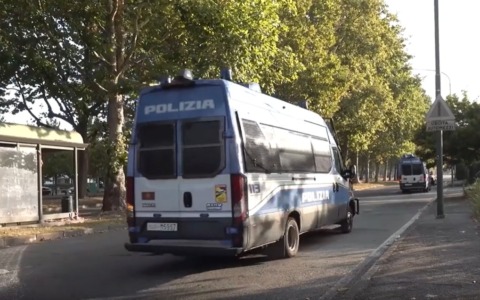 Maxi operazione di Polizia nel vasto insediamento sinti di Mirafiori a Torino